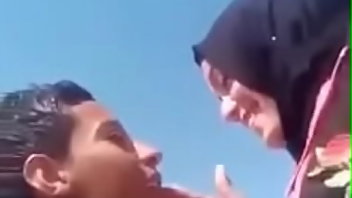 Algerian Teen Kissing Arab 